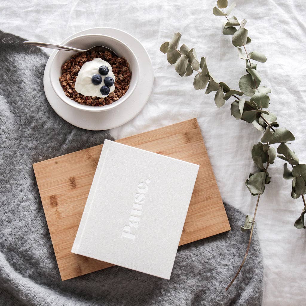 Press Pause Guided JournalAxel & Ash Book Press Pause – Guided Weekly Journal for Reflection, Growth & Mindfulness