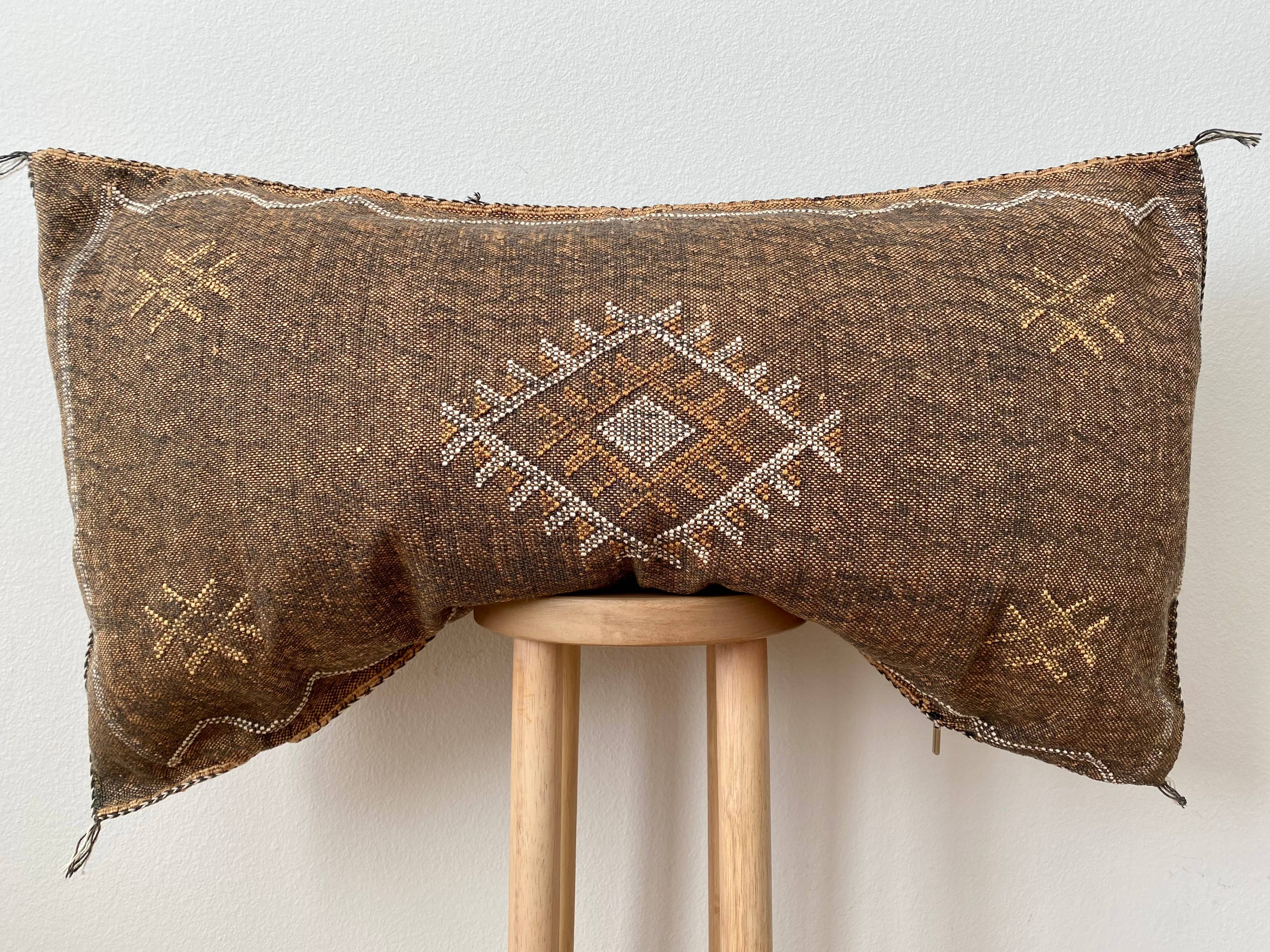 Eclectic Collective Cushion Cover XL Brown Silk Sabra Pillow Cover – Handwoven Cactus Silk Lumbar Cushion (Vegan)