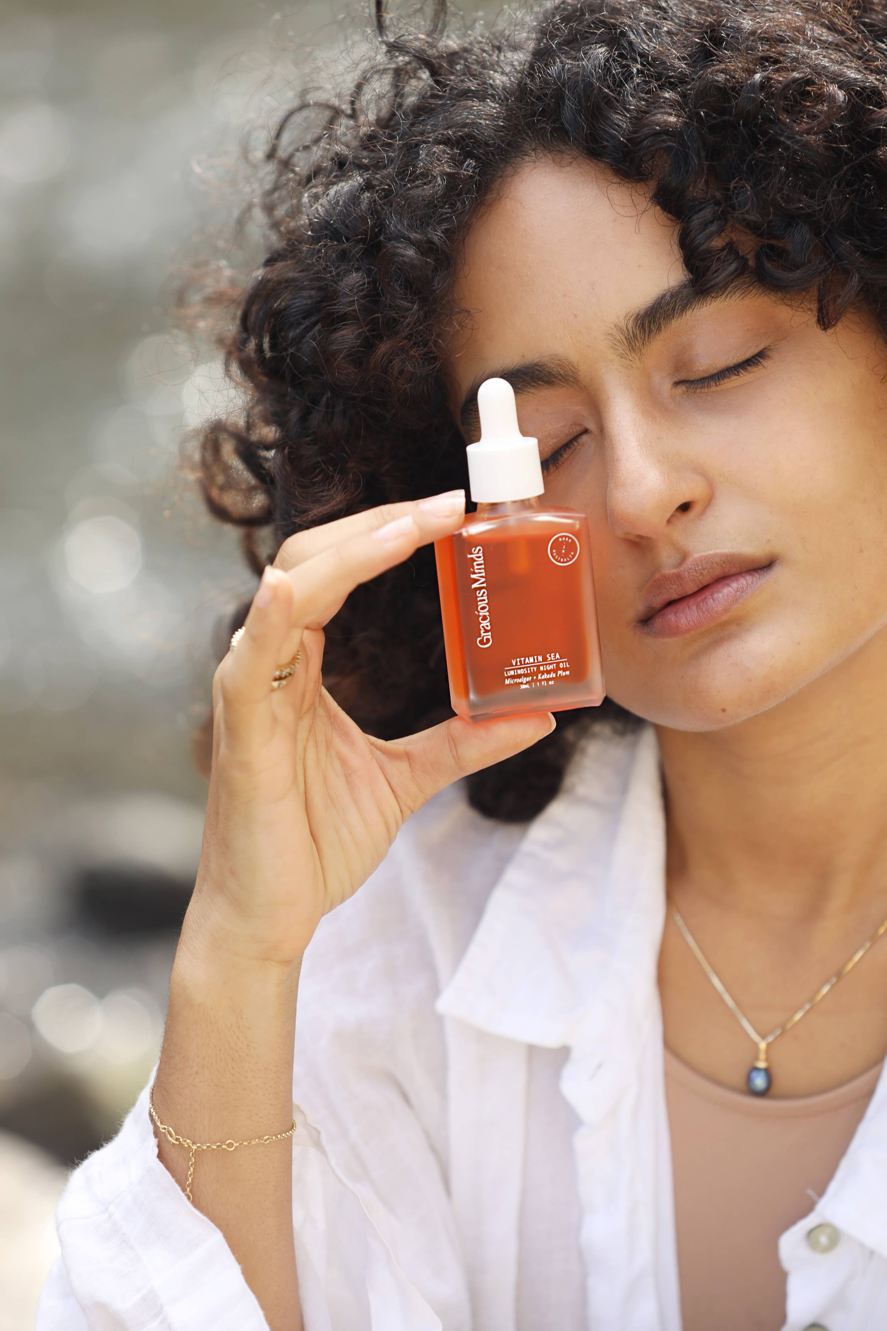 Gracious Minds Night Oil Vitamin Sea Night Oil – Brightening Facial Oil with Vitamin C (30ml)