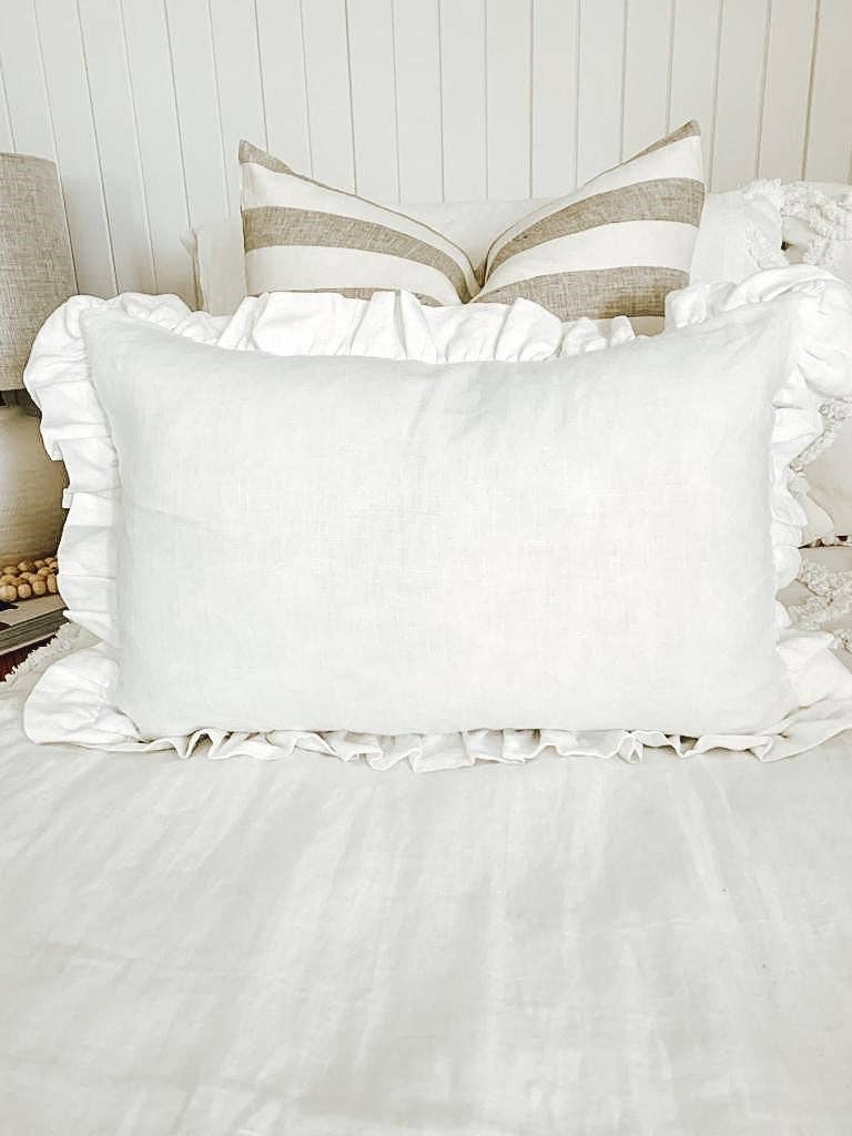 Mama and Tochter Linen Lumbar Ruffle Cushion Cover - White