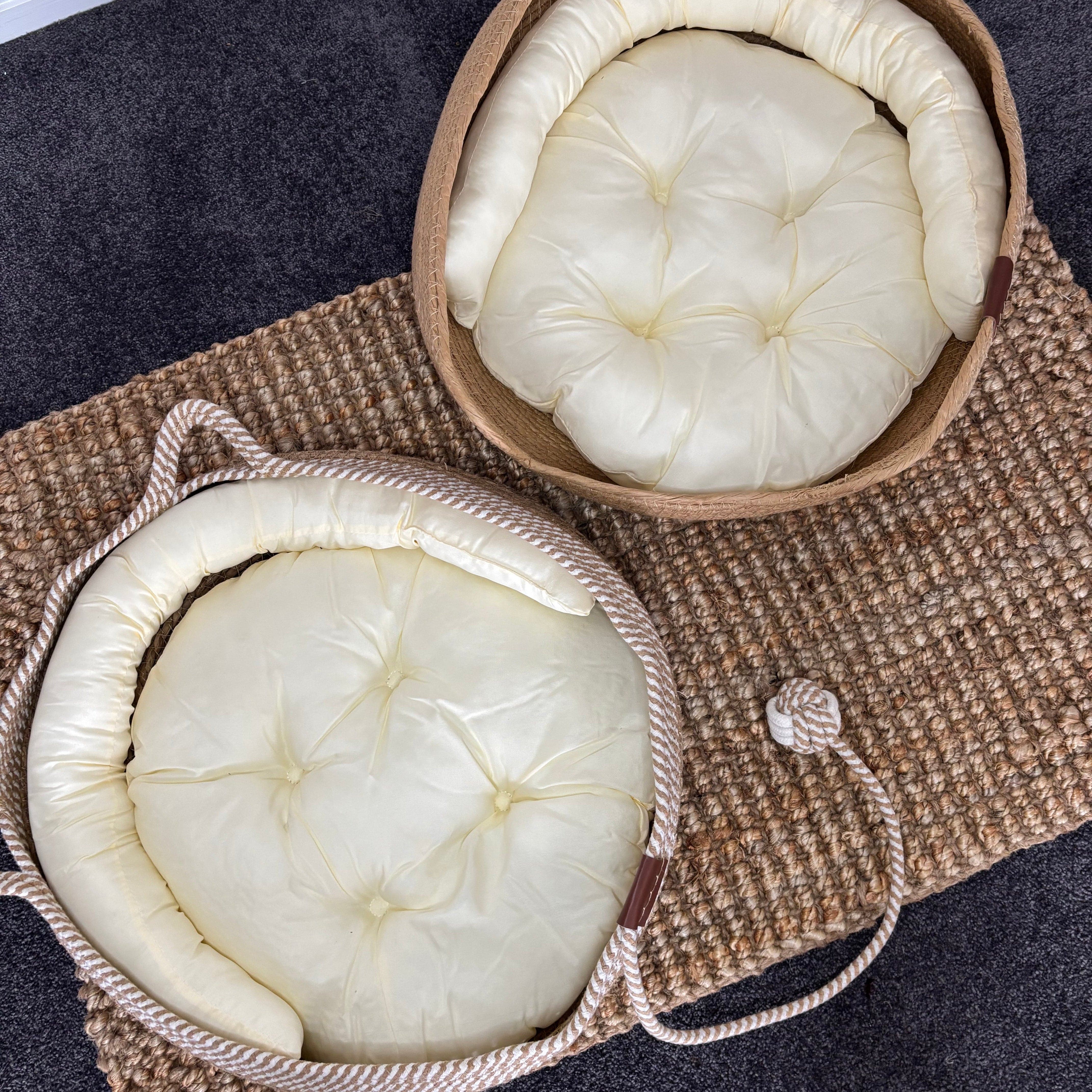 Simply Hygge Living Pet Bed Whisker Haven - Cat-Shaped Woven Pet Bed