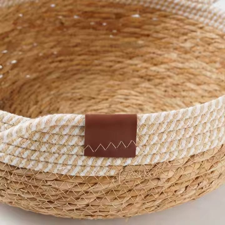 Simply Hygge Living Pet Bed Whisker Haven - Cat-Shaped Woven Pet Bed