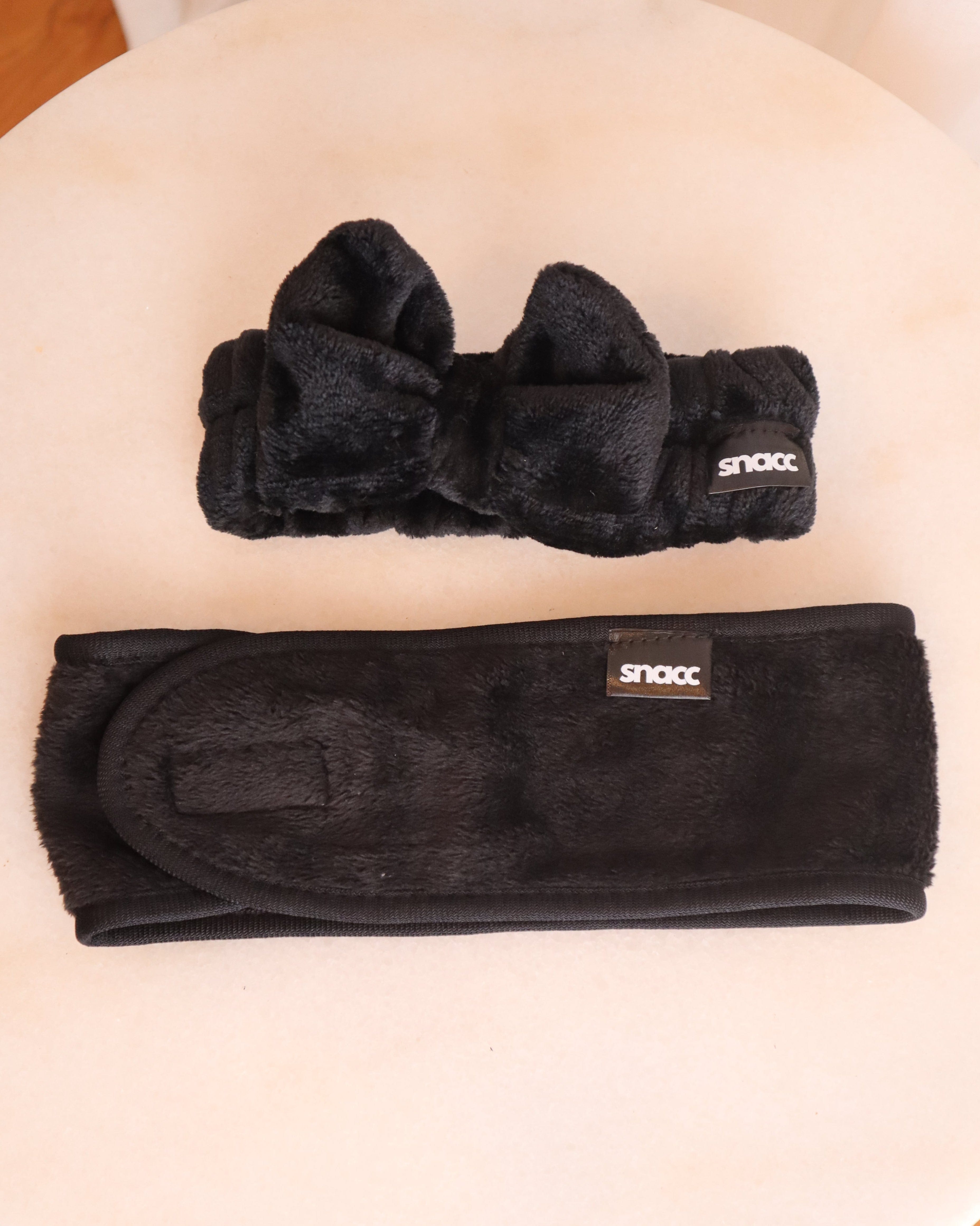 SNACC BEAUTY Beauty Tool Tied & Tucked – Black Bow Skincare Headband