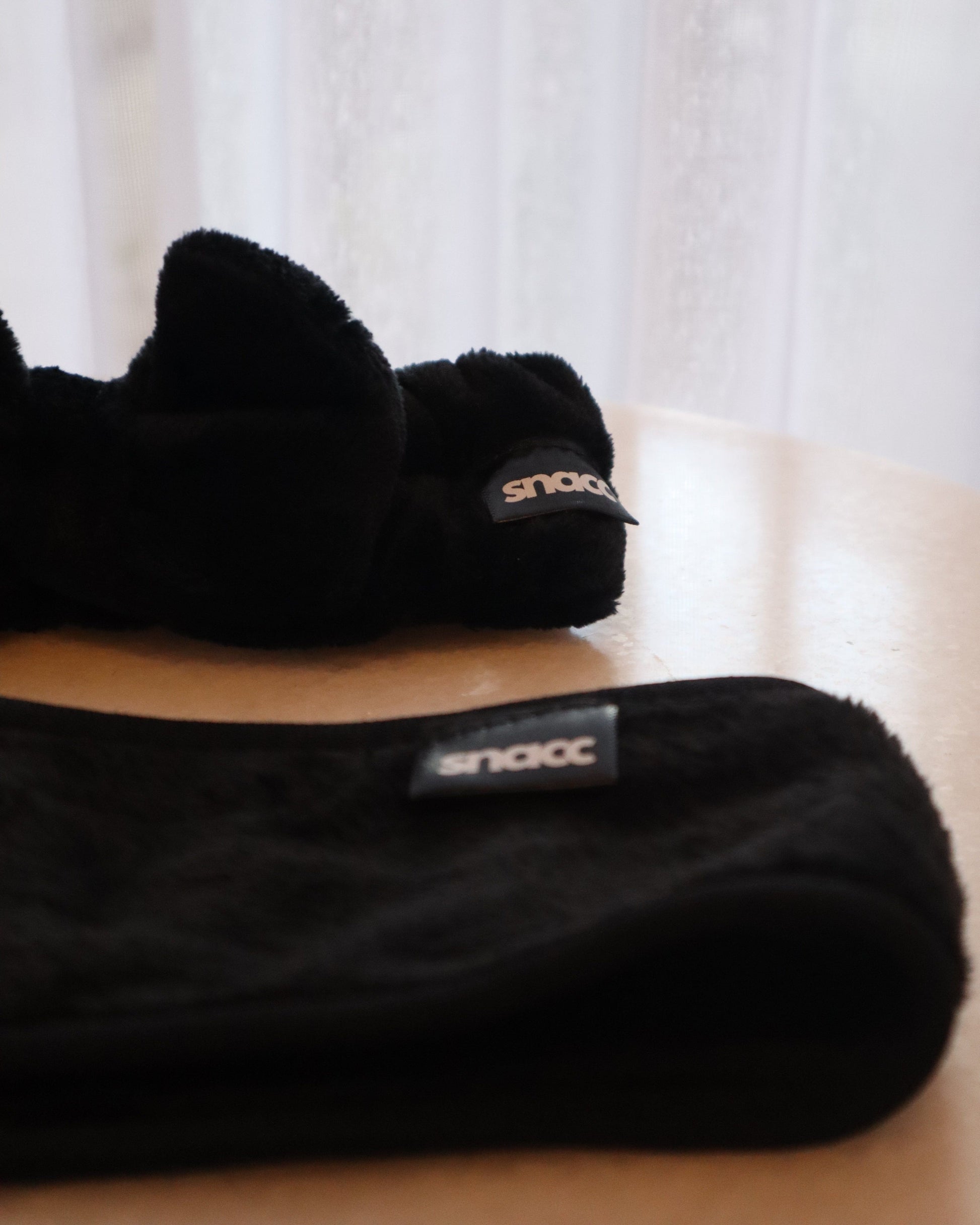 SNACC BEAUTY Beauty Tool Tied & Tucked – Black Bow Skincare Headband