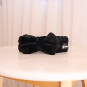 SNACC BEAUTY Beauty Tool Tied & Tucked – Black Bow Skincare Headband