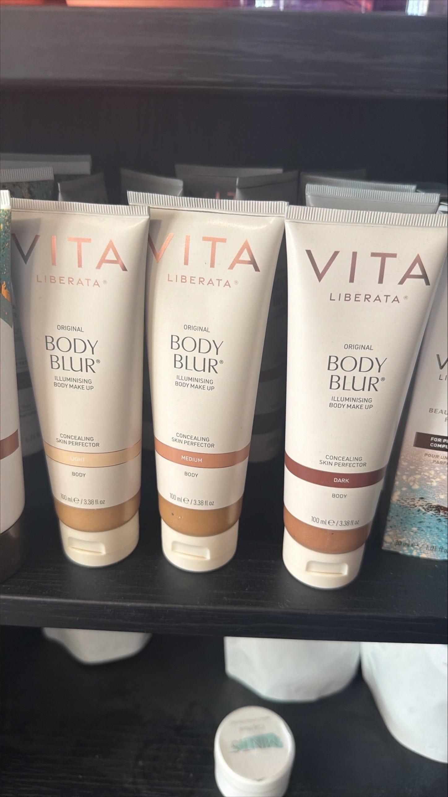 SNACC BEAUTY Body Make up Vita Liberata Body Blur – Illuminising Body Makeup (100ml)