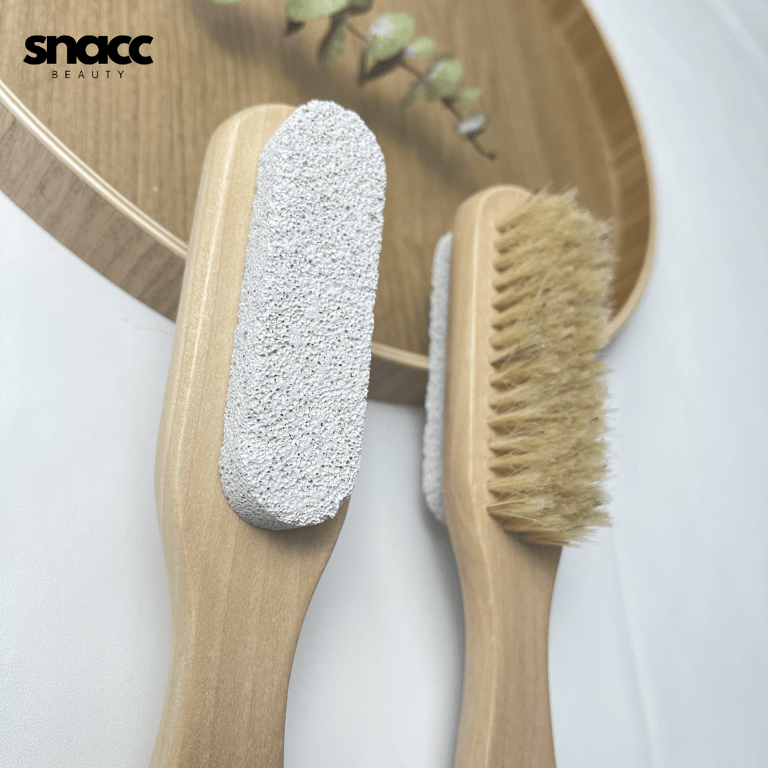 SNACC BEAUTY Dual-Sided Bamboo Foot & Nail Brush with Pumice Stone – Exfoliating Dead Skin Remover
