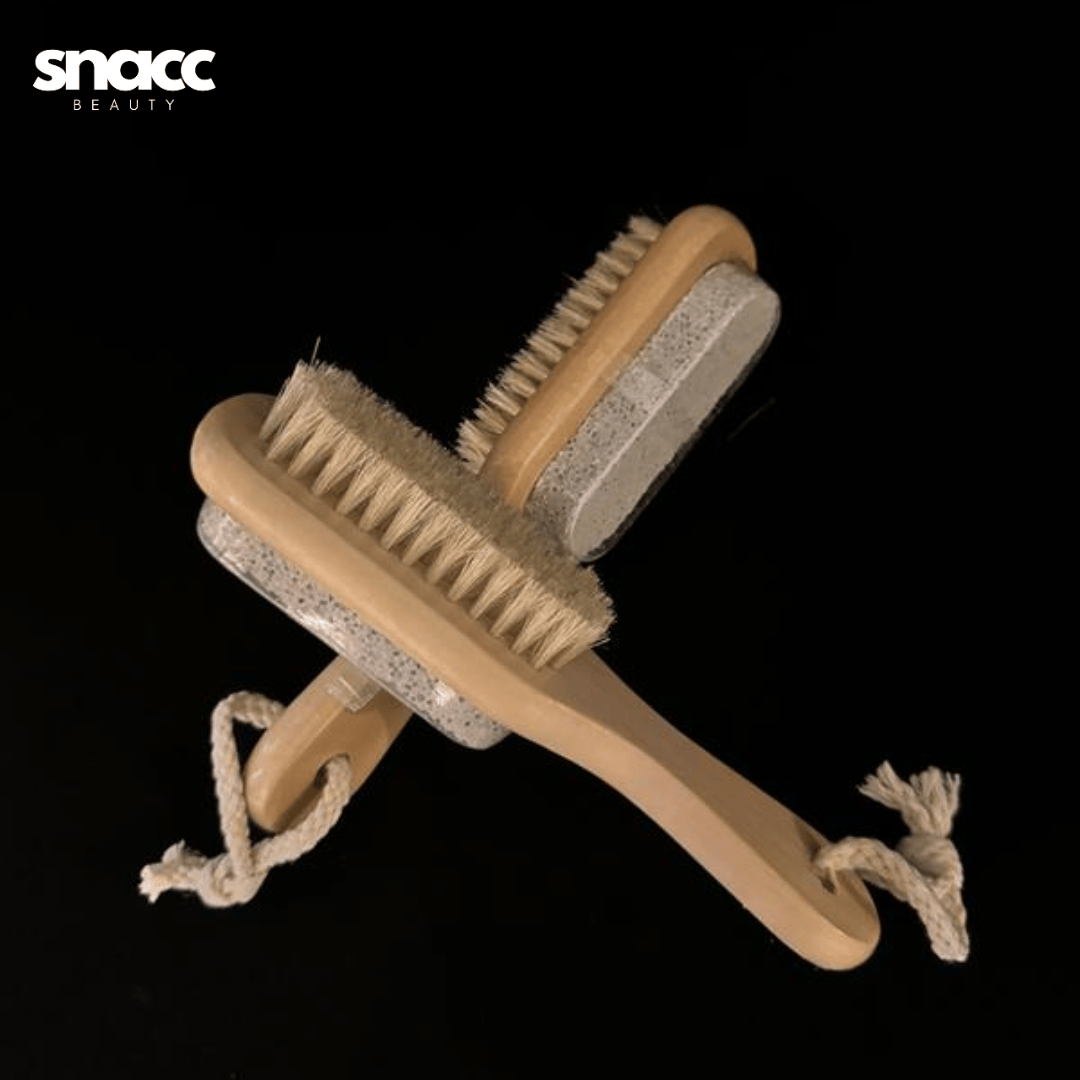 SNACC BEAUTY Dual-Sided Bamboo Foot & Nail Brush with Pumice Stone – Exfoliating Dead Skin Remover